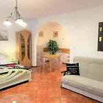 Reksor Apartmán *