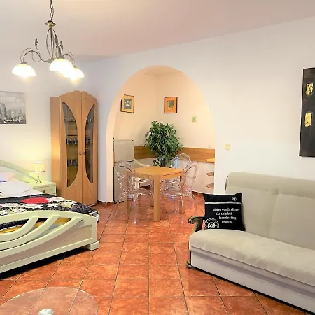 Reksor Apartament *